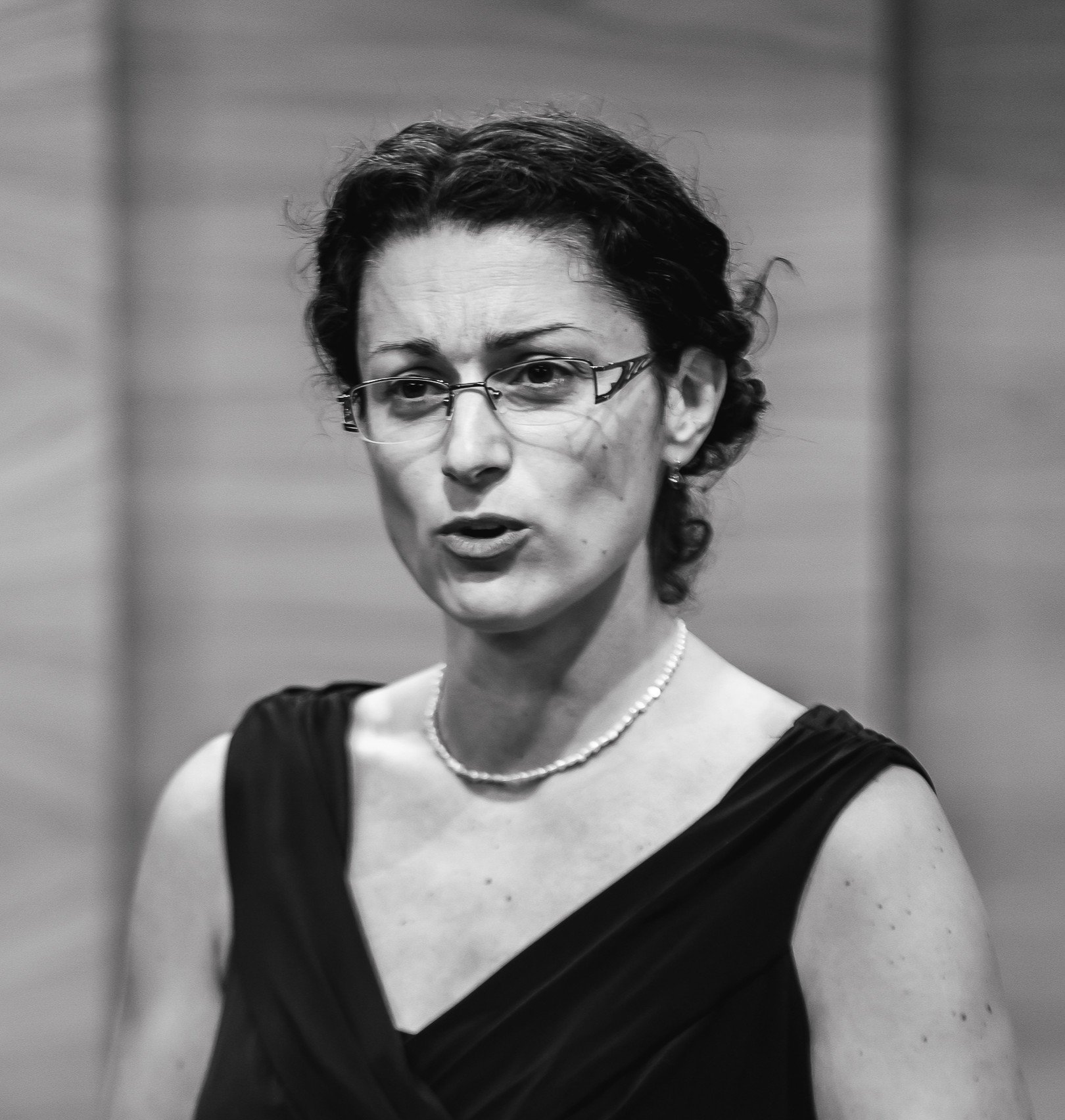 Irina Kareva singing in recital